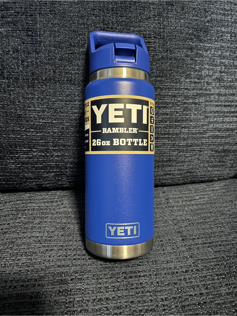 NWT Yeti Rambler 26 oz Bottle, Royal Blue